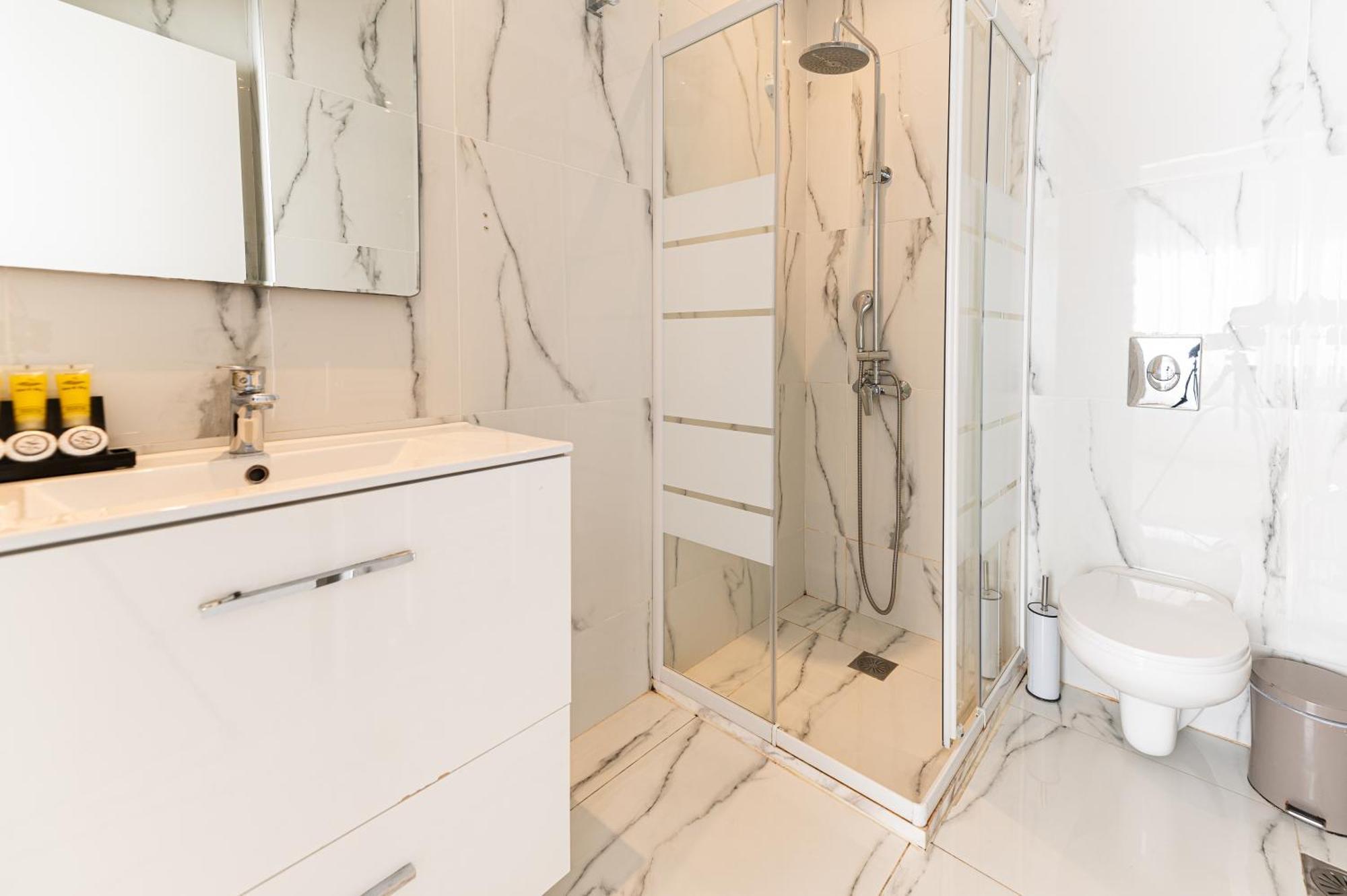 Stylish Spacious Apartment In Palaio Faliro Athene Buitenkant foto